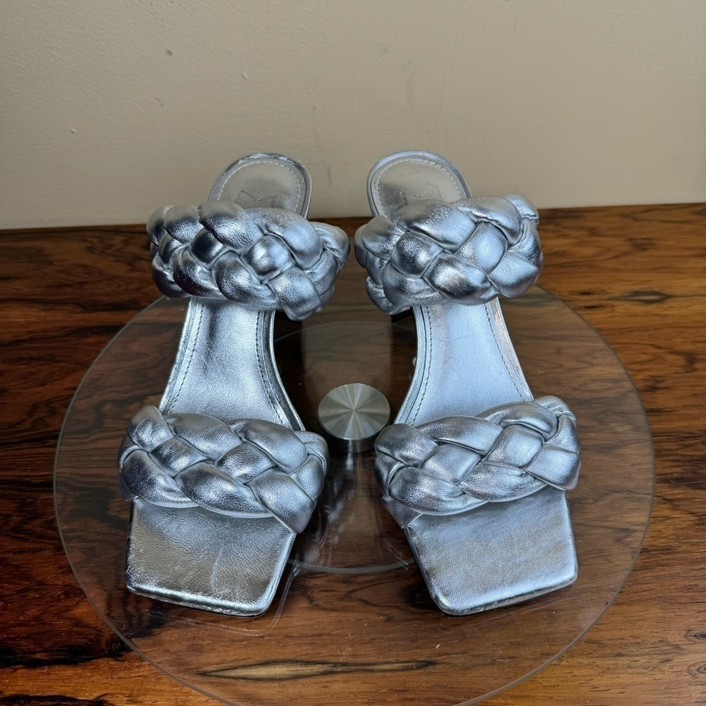 Marc Fisher LTD Hammy Sandal - silver - size 6